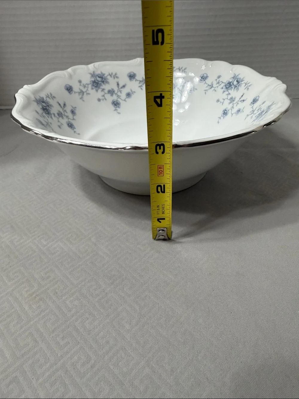 Vintage Johann Haviland Blue Garland Porcelain Round Vegetable Bowl Germany 8.5”